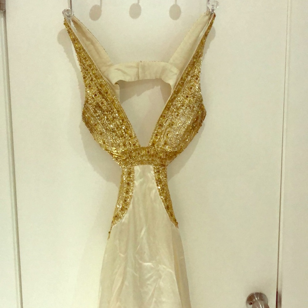 Elegant backless dress